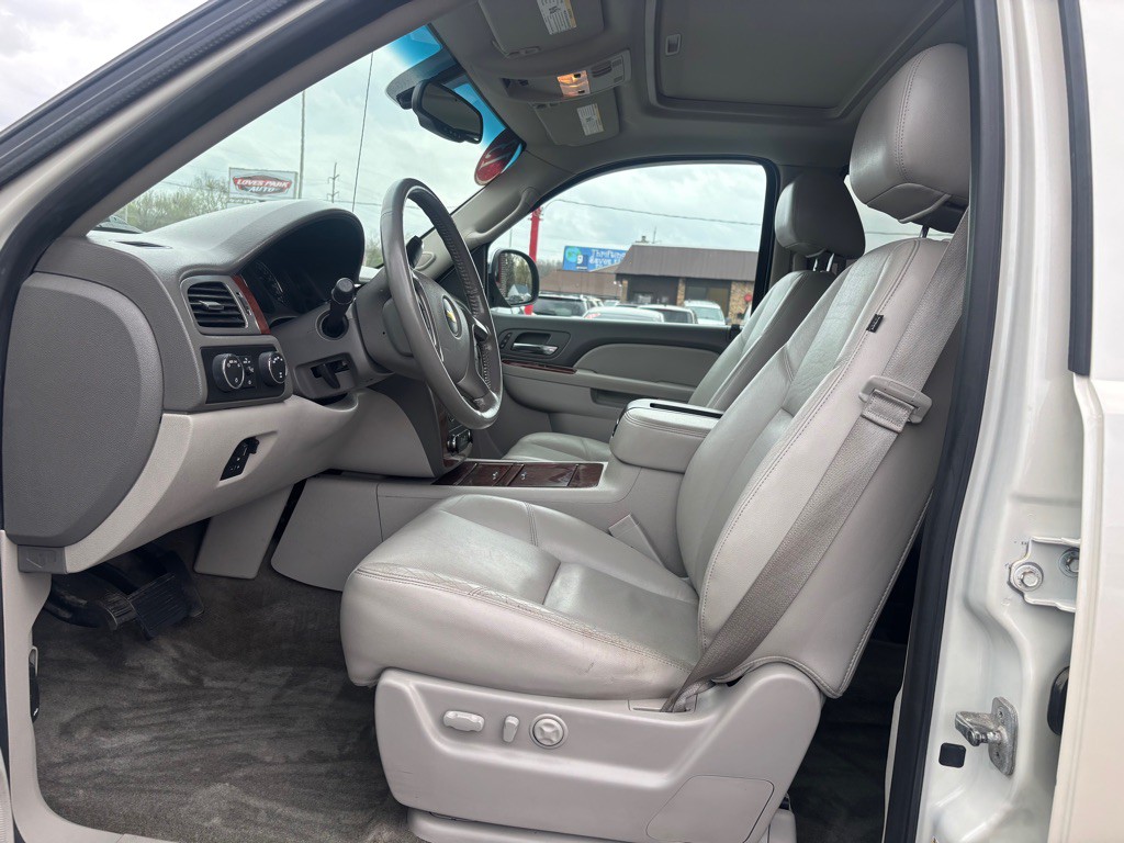 2013 Chevrolet Avalanche Image 7