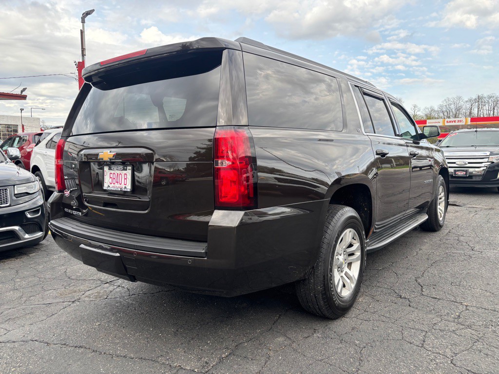 2018 Chevrolet Suburban Image 4