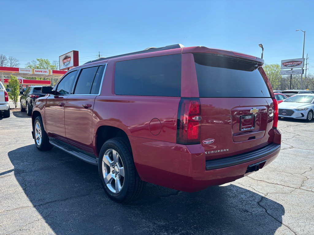 2015 Chevrolet Suburban Image 4