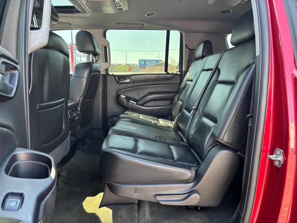 2015 Chevrolet Suburban Image 9