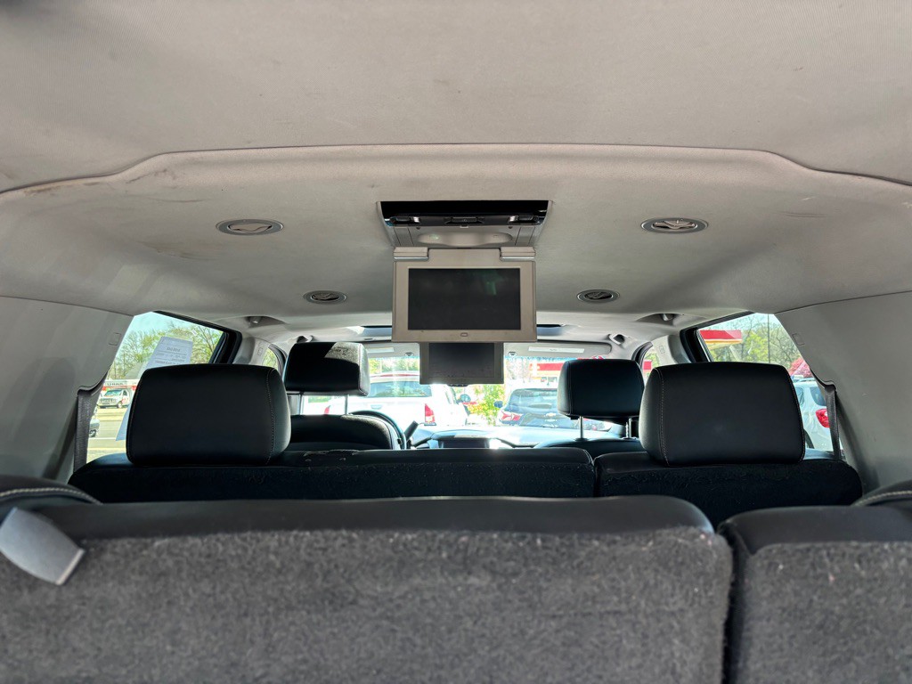 2015 Chevrolet Suburban Image 13