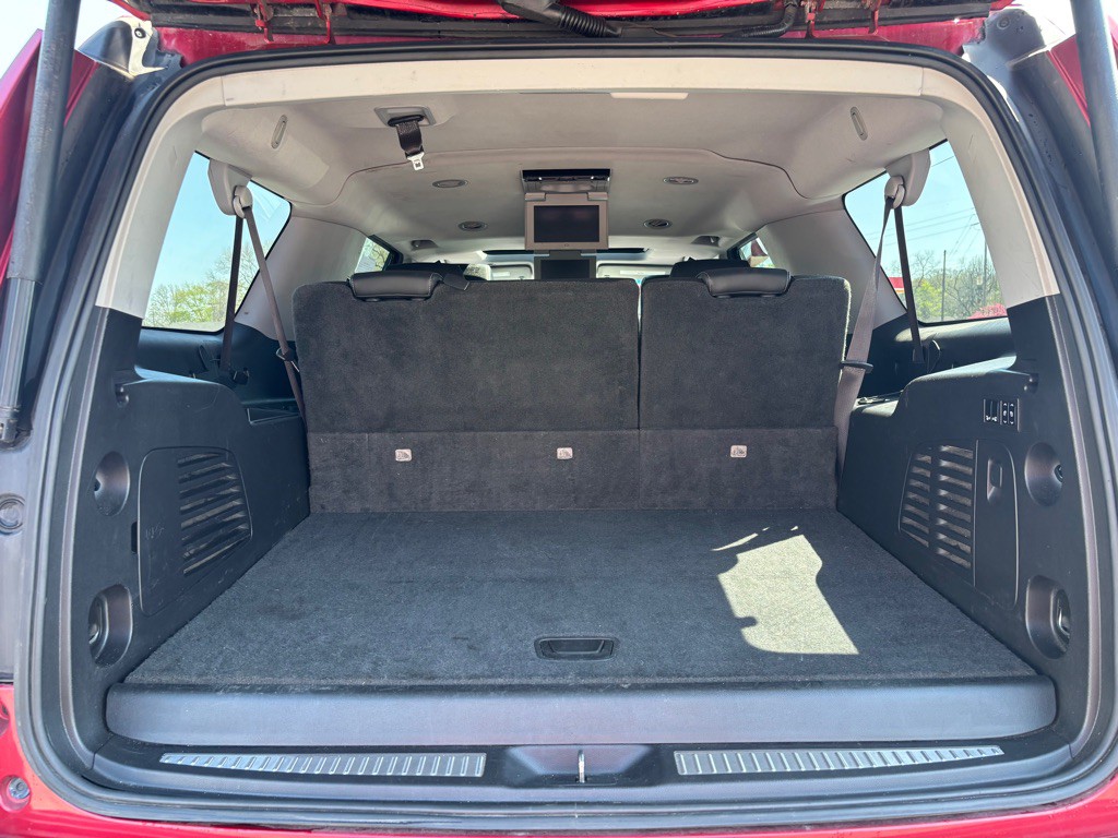 2015 Chevrolet Suburban Image 14