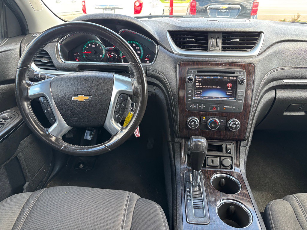 2016 Chevrolet Traverse Image 2