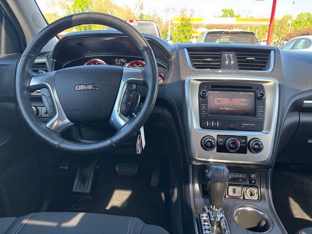 2016 GMC Acadia Image 2