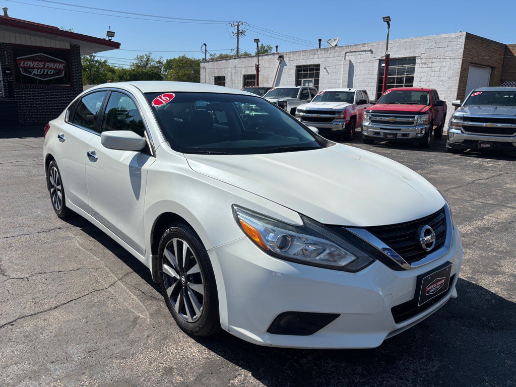 2016 Nissan Altima Image 1