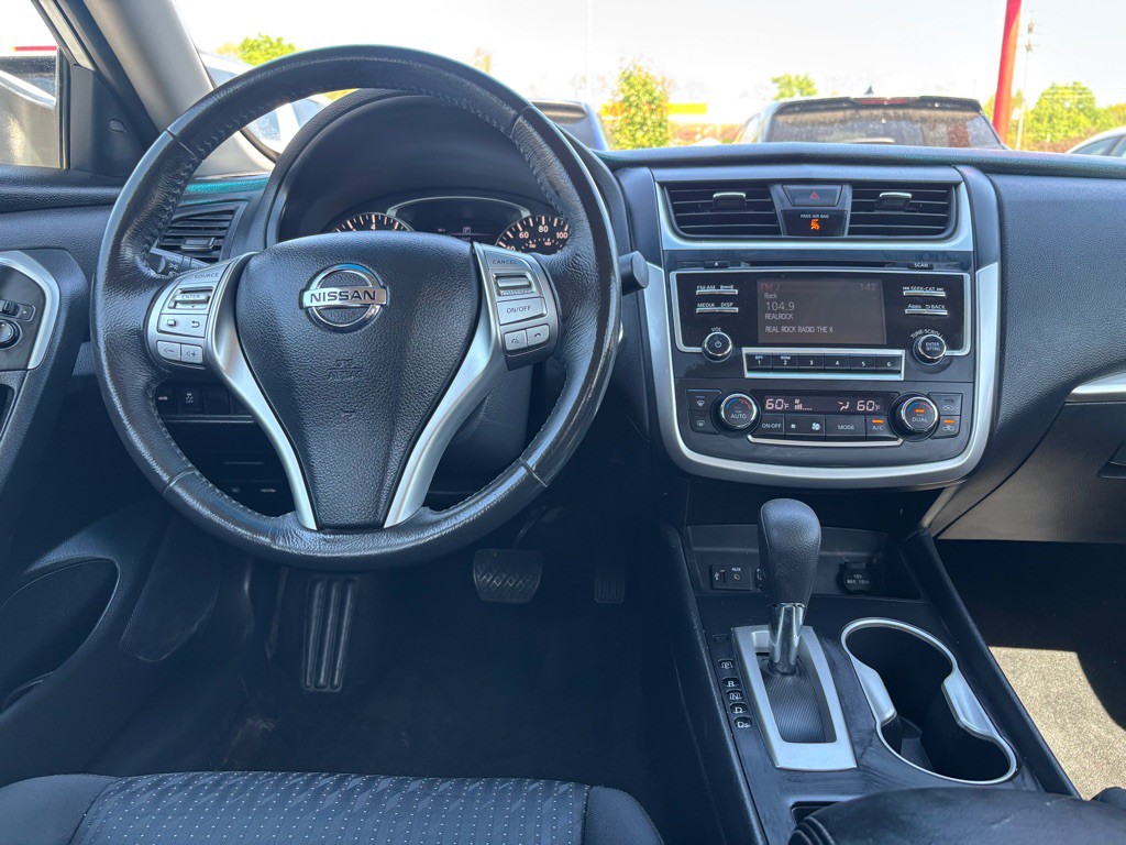 2016 Nissan Altima Image 2
