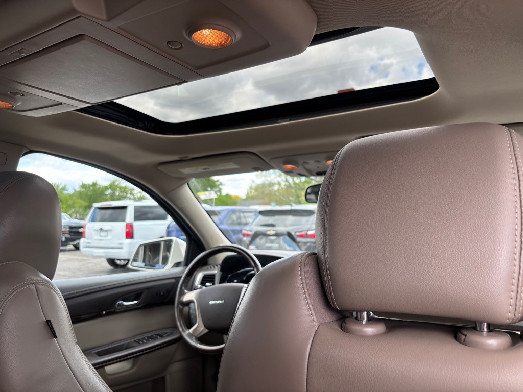 2015 GMC Acadia Image 8