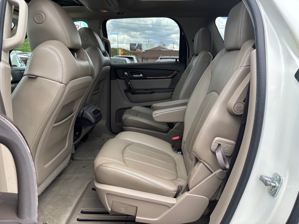 2015 GMC Acadia Image 9