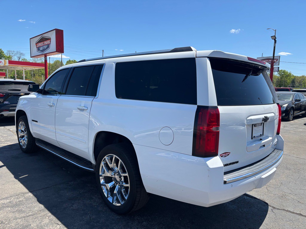 2018 Chevrolet Suburban Image 3