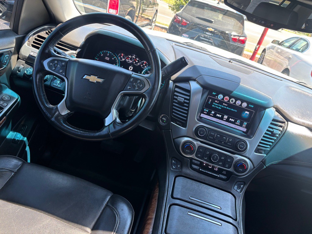 2018 Chevrolet Suburban Image 5