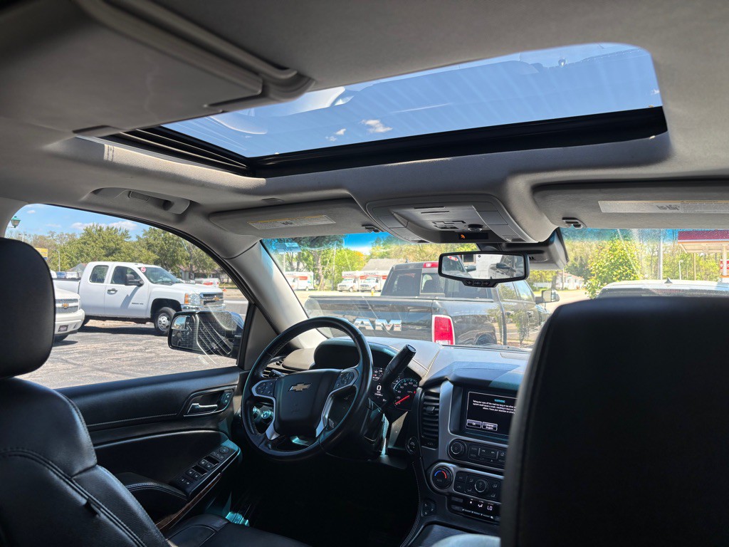2018 Chevrolet Suburban Image 8
