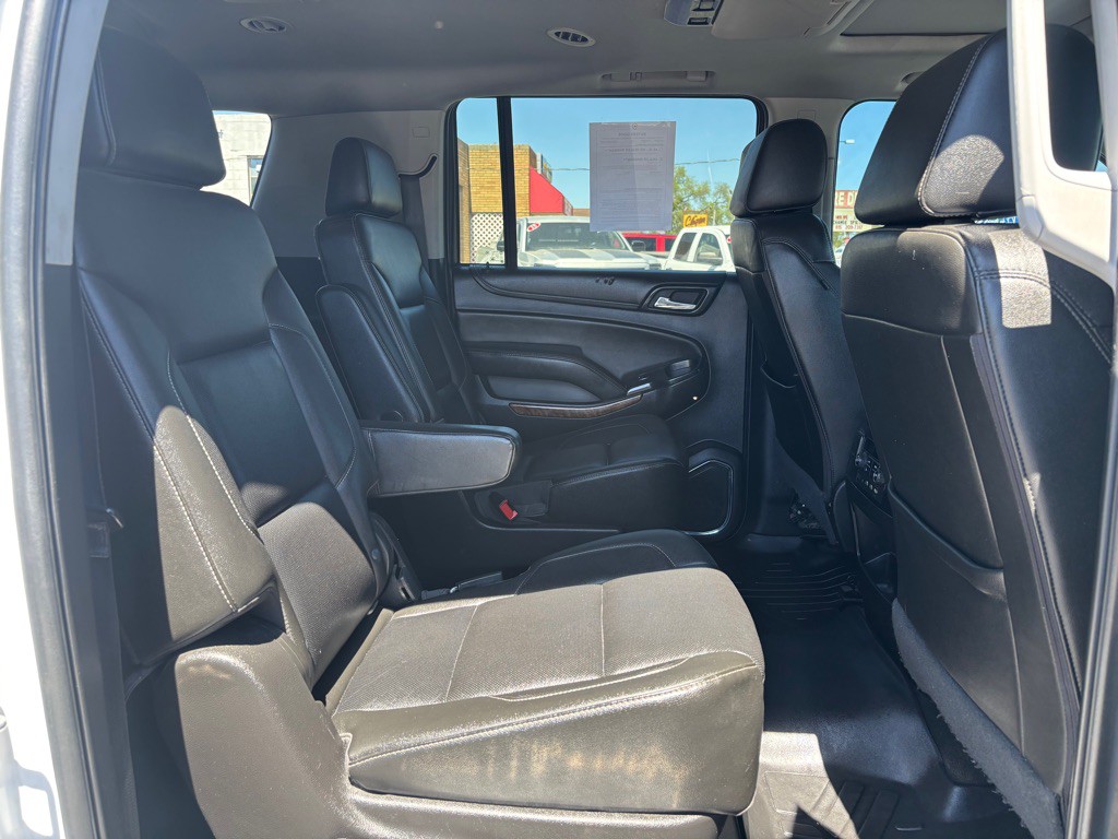 2018 Chevrolet Suburban Image 12