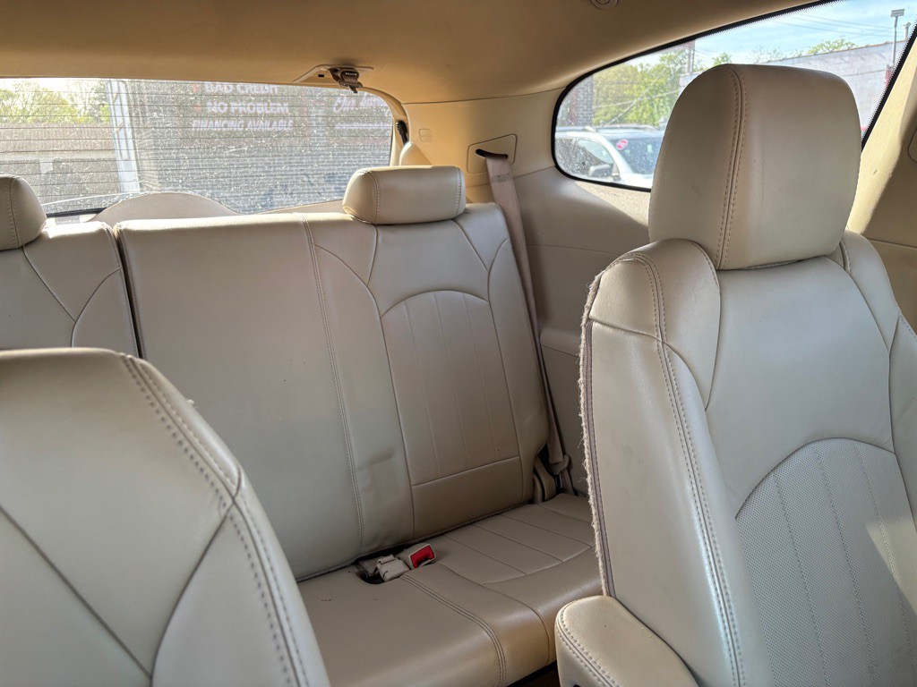 2012 Buick Enclave Image 11