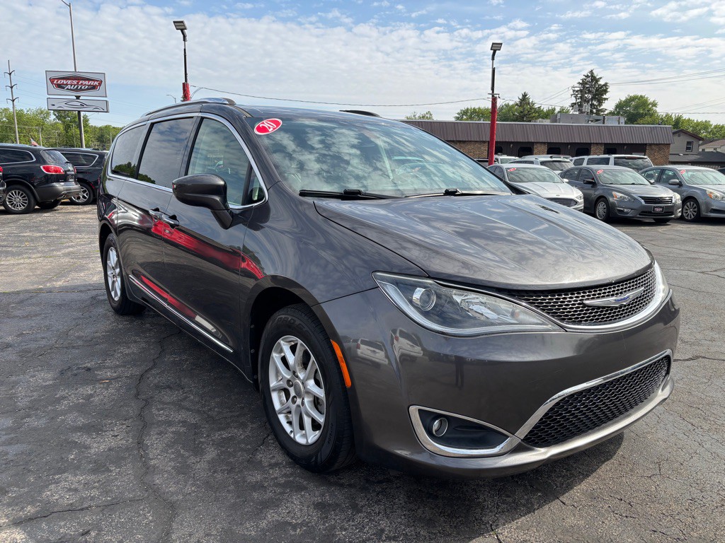 2020 Chrysler Pacifica Image 1