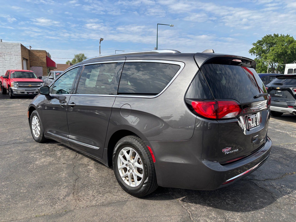 2020 Chrysler Pacifica Image 3