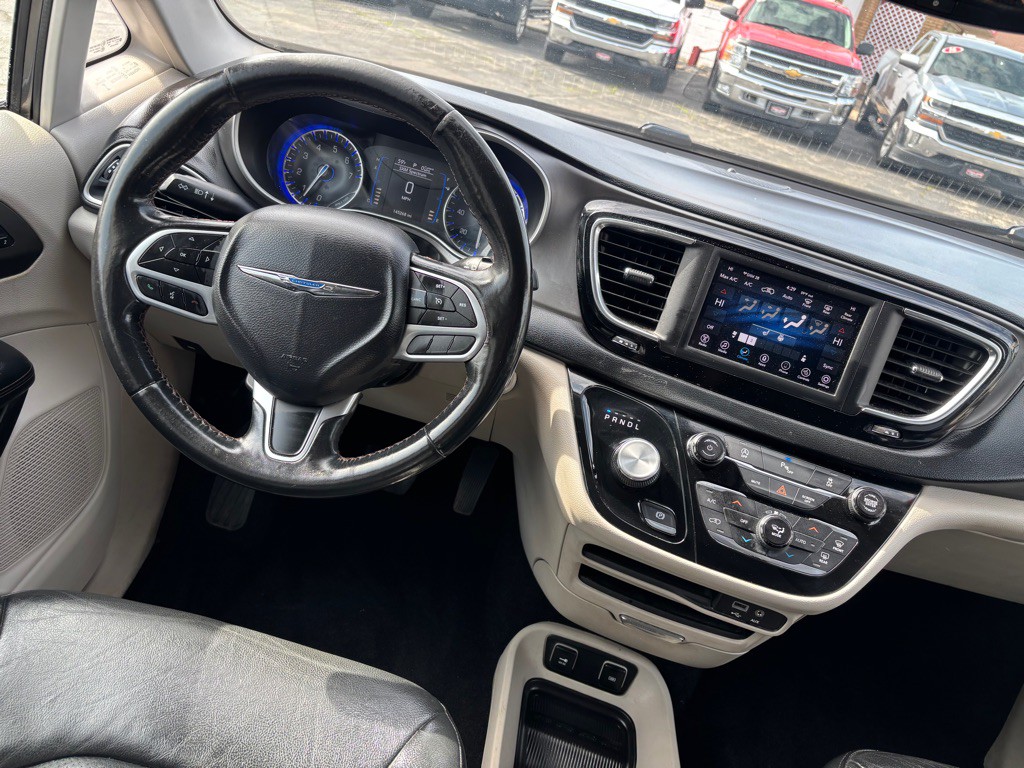 2020 Chrysler Pacifica Image 5