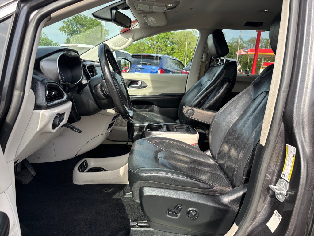2020 Chrysler Pacifica Image 7