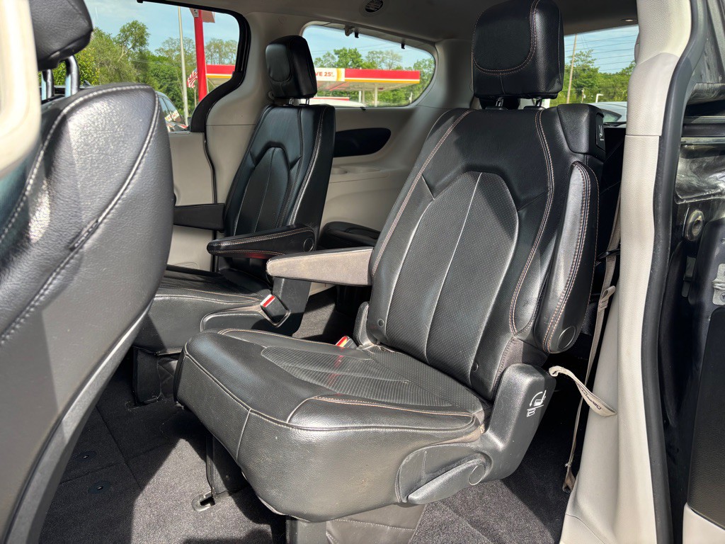 2020 Chrysler Pacifica Image 9