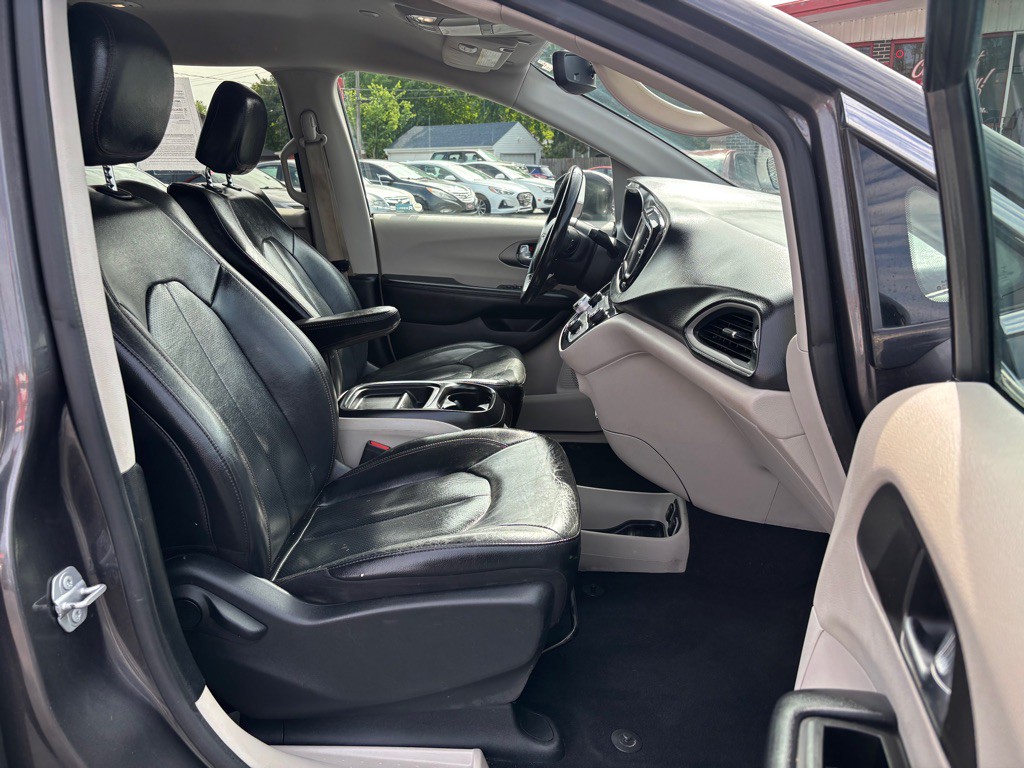 2020 Chrysler Pacifica Image 10