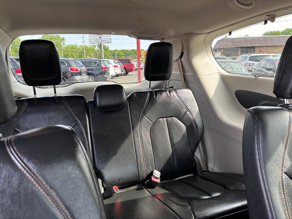 2020 Chrysler Pacifica Image 11