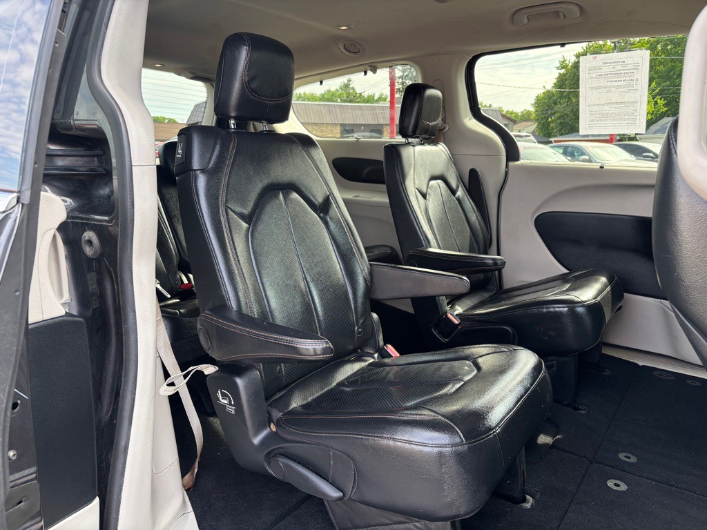 2020 Chrysler Pacifica Image 12