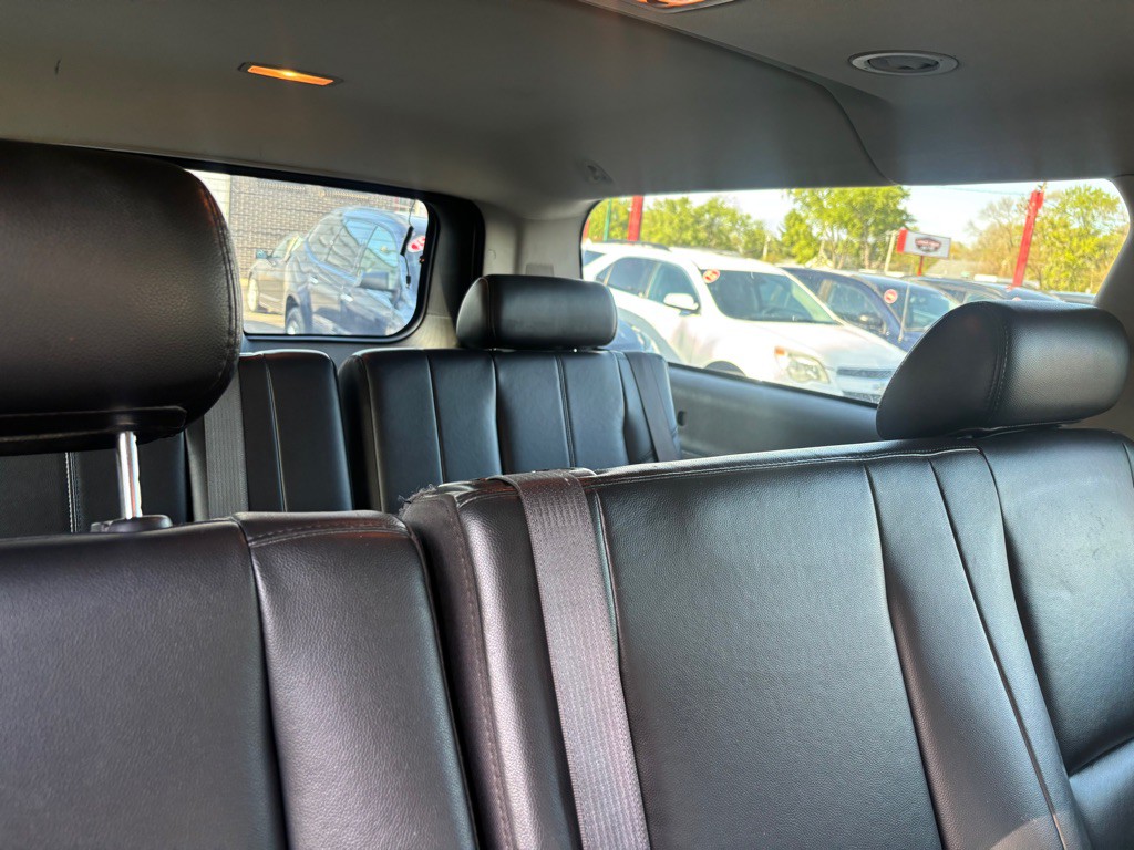 2007 Chevrolet Suburban Image 8