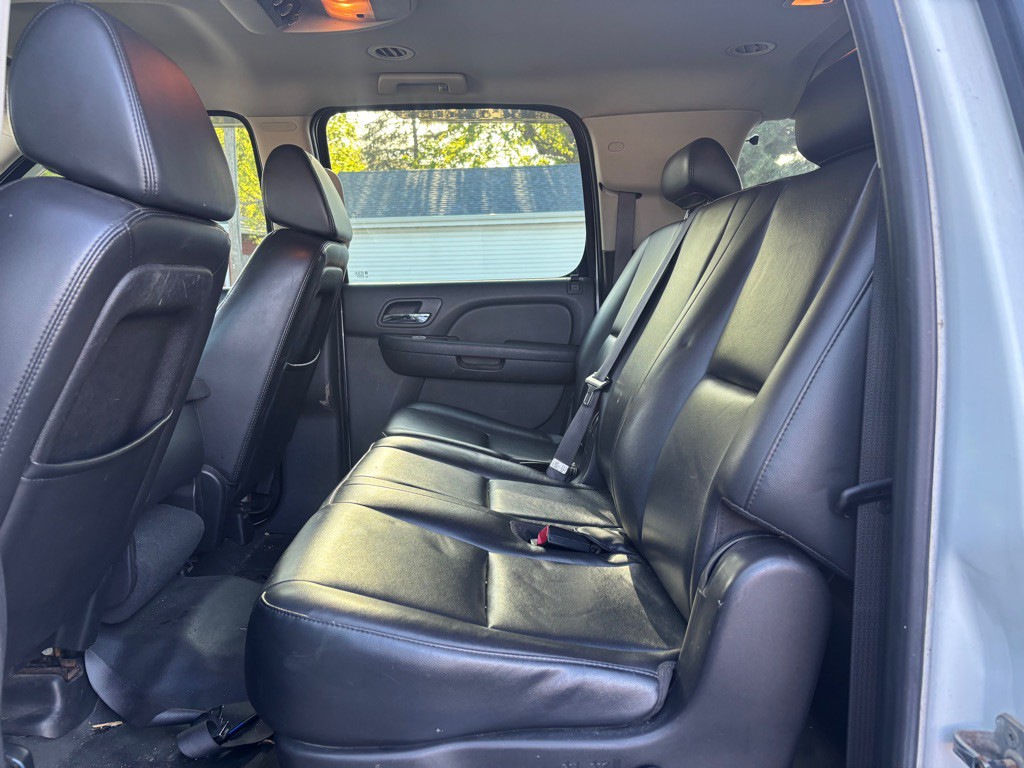 2007 Chevrolet Suburban Image 9