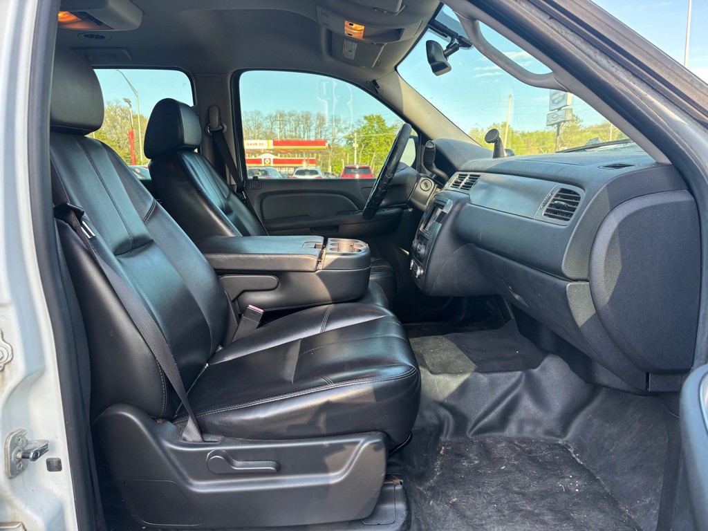 2007 Chevrolet Suburban Image 10