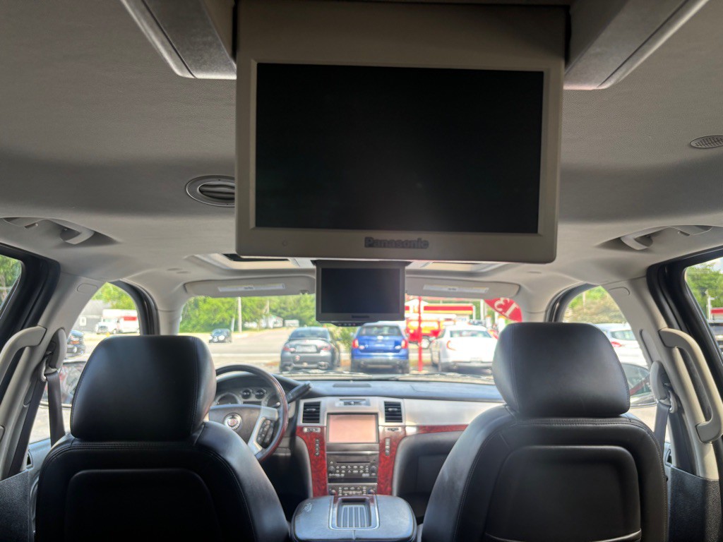 2013 Cadillac Escalade Image 14
