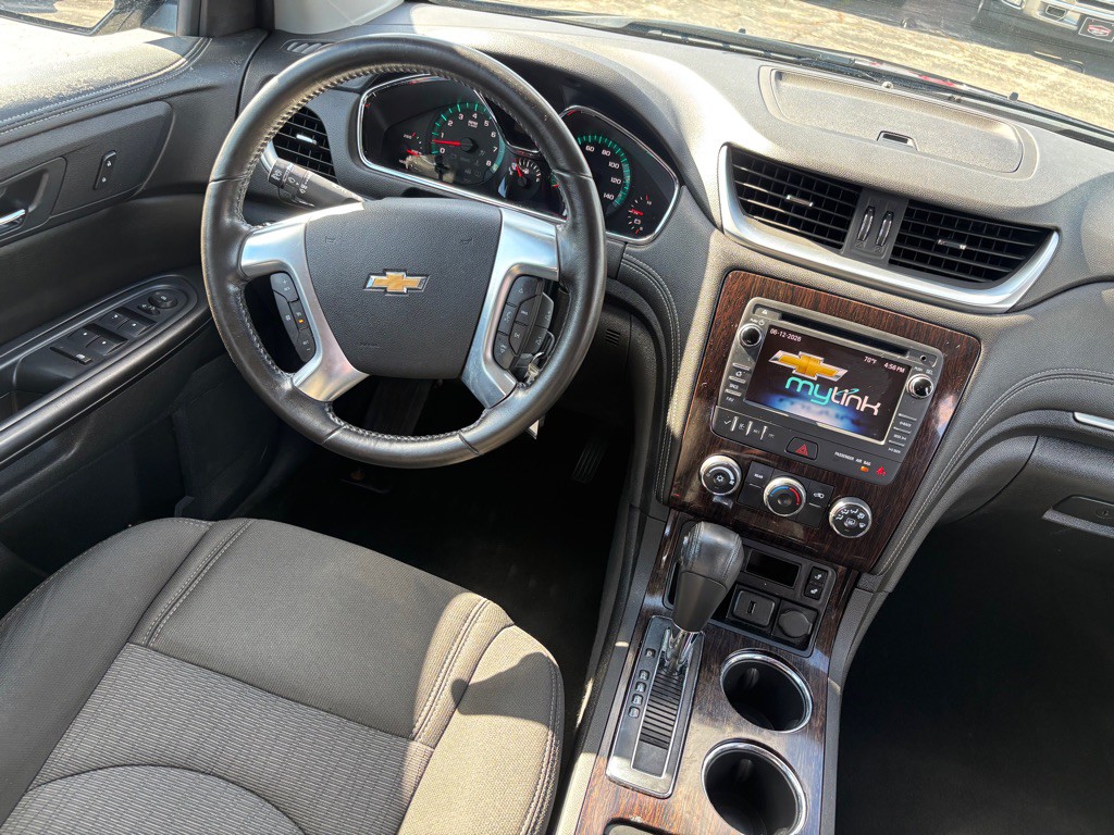 2015 Chevrolet Traverse Image 11