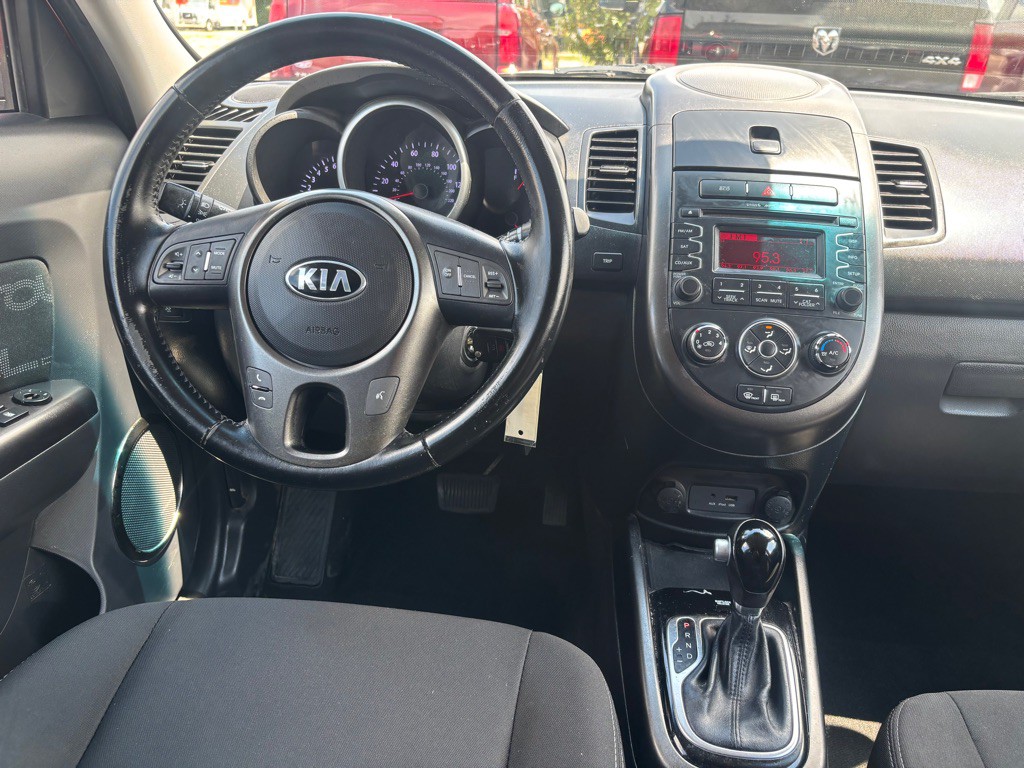 2013 Kia Soul Image 2