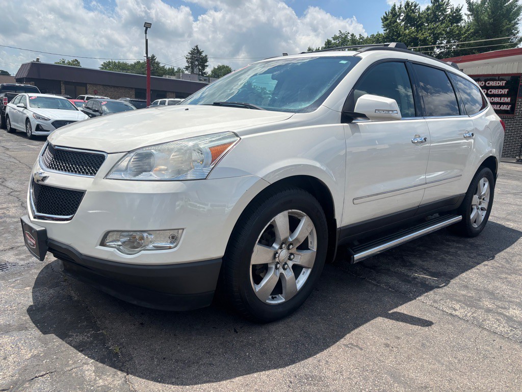 2012 Chevrolet Traverse Image 2