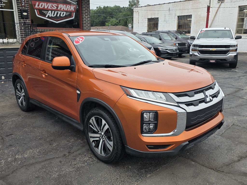 2024 Mitsubishi Outlander Image 2