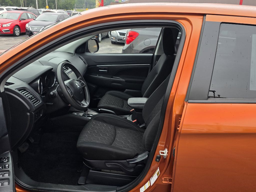 2024 Mitsubishi Outlander Image 9
