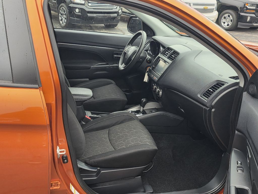2024 Mitsubishi Outlander Image 13