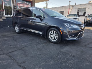 Image for 2020 Chrysler Pacifica Touring L ID: 7589210