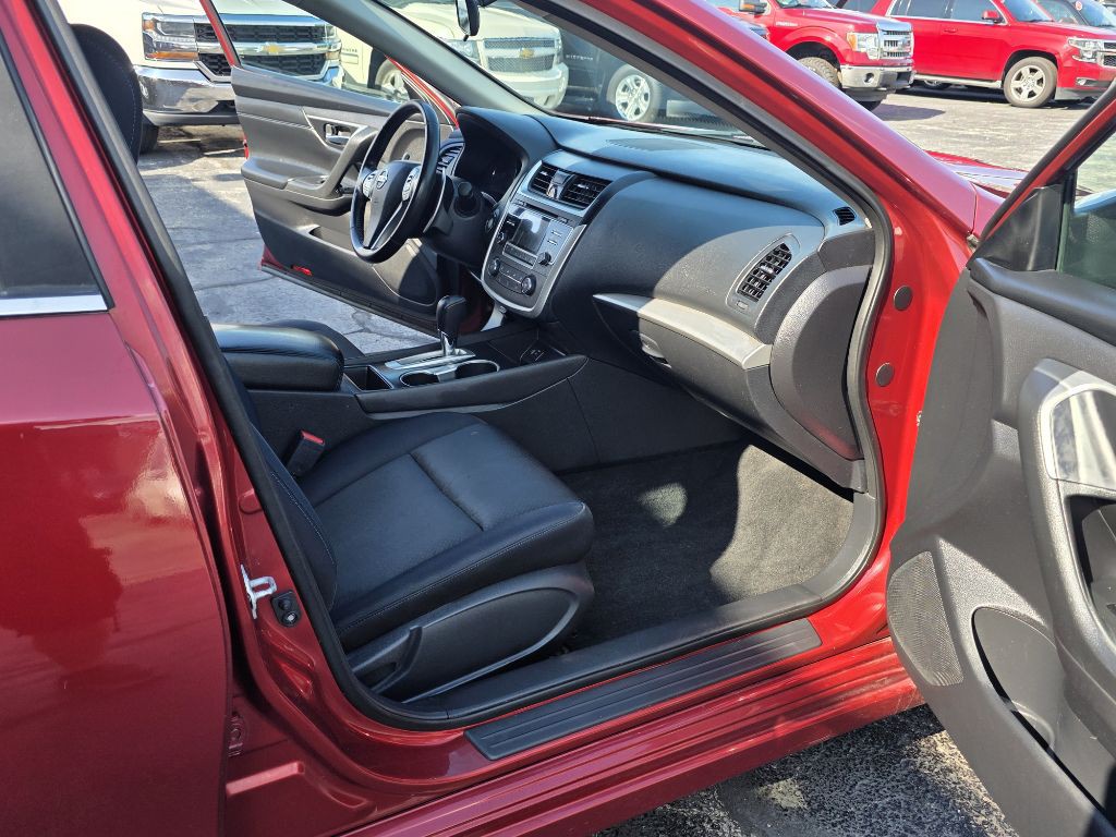 2016 Nissan Altima Image 14