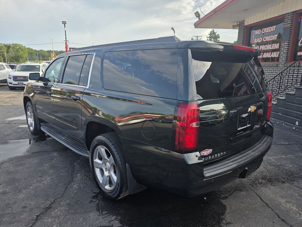 2016 Chevrolet Suburban Image 3