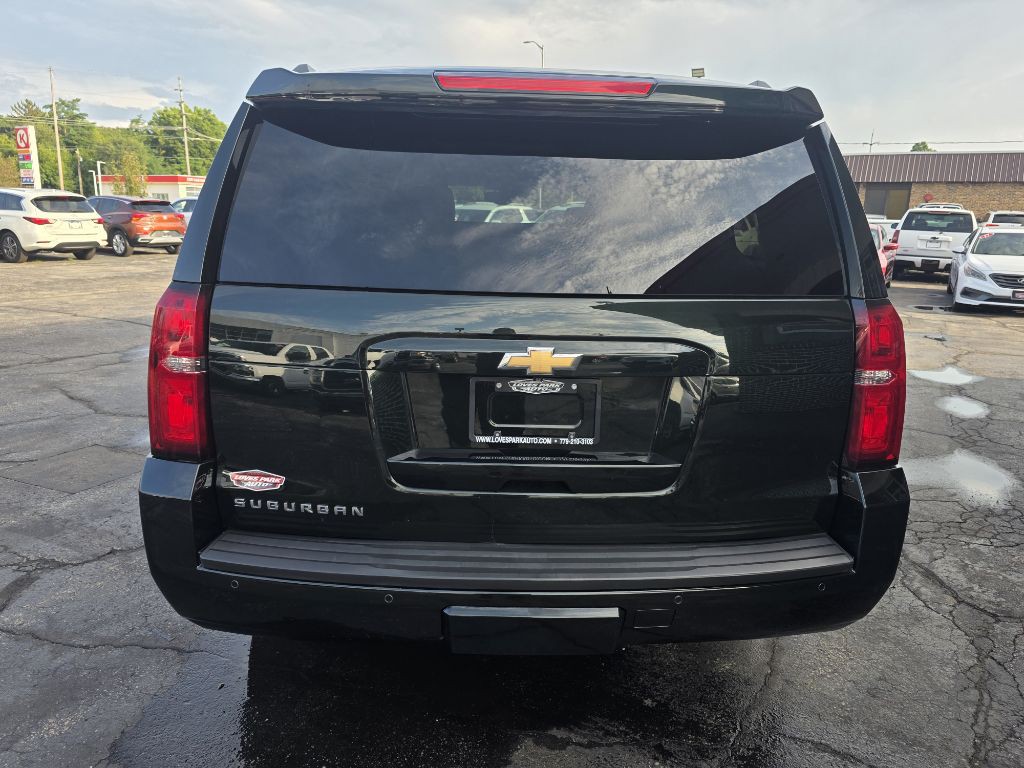 2016 Chevrolet Suburban Image 4