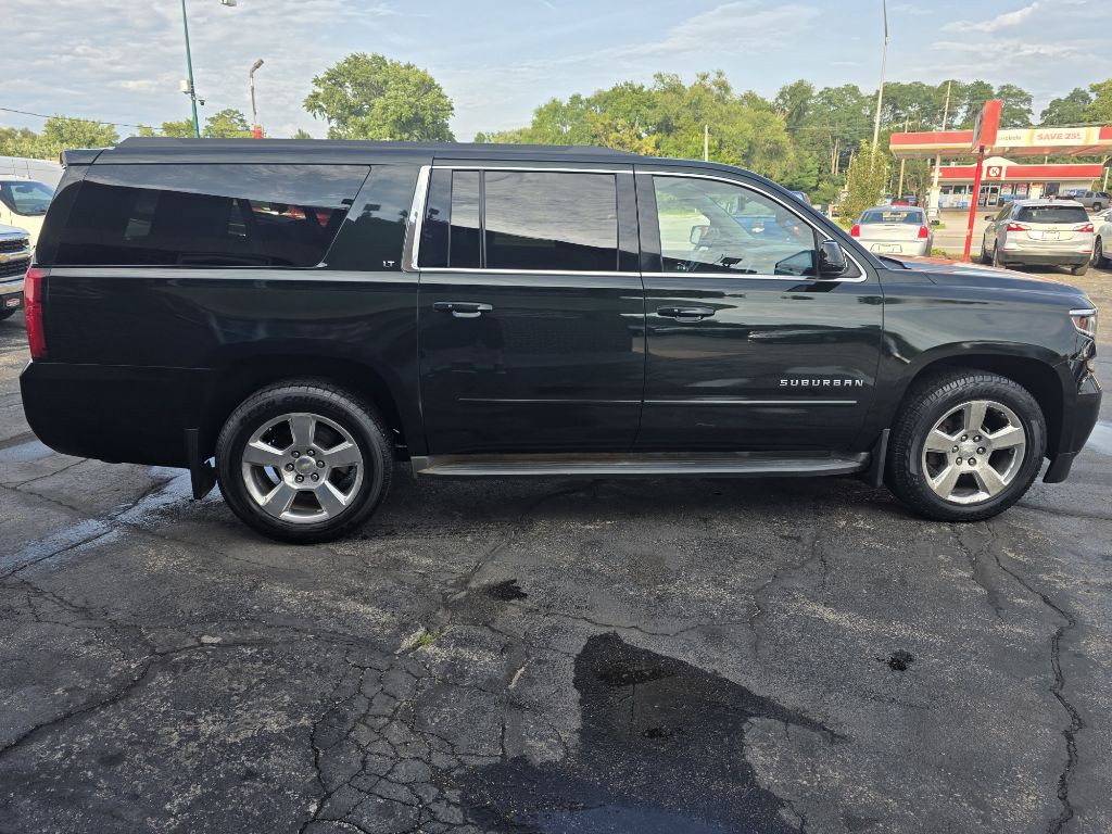 2016 Chevrolet Suburban Image 6