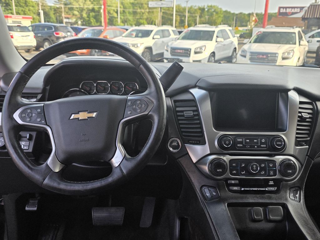 2016 Chevrolet Suburban Image 12