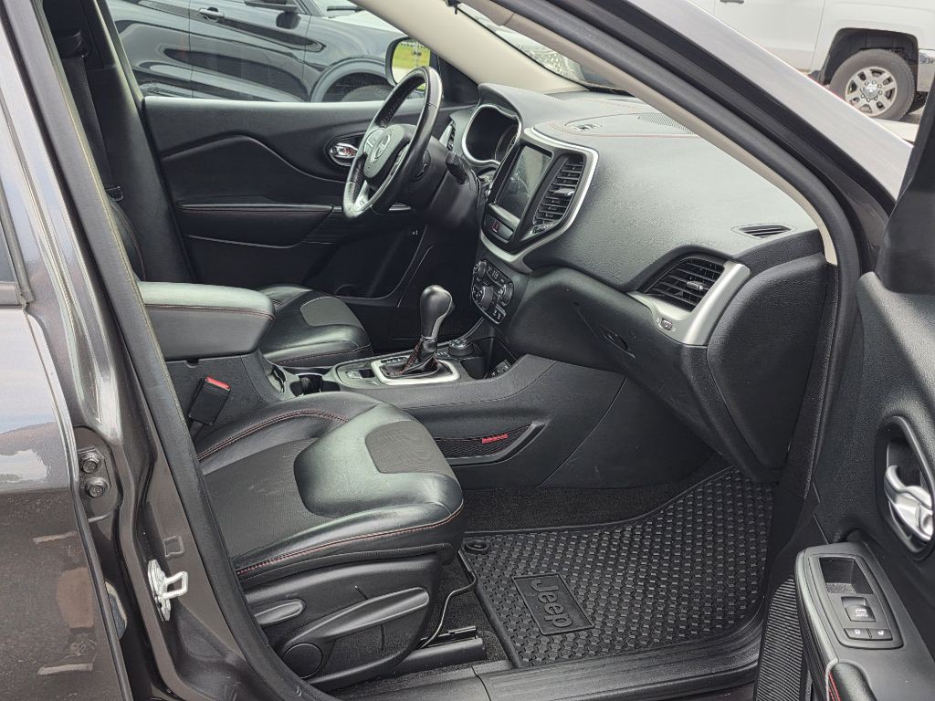 2016 Jeep Cherokee Image 16