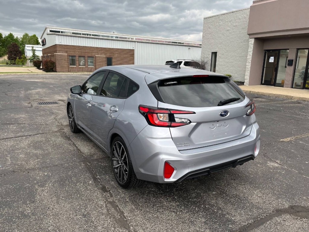 2024 Subaru Impreza Image 8