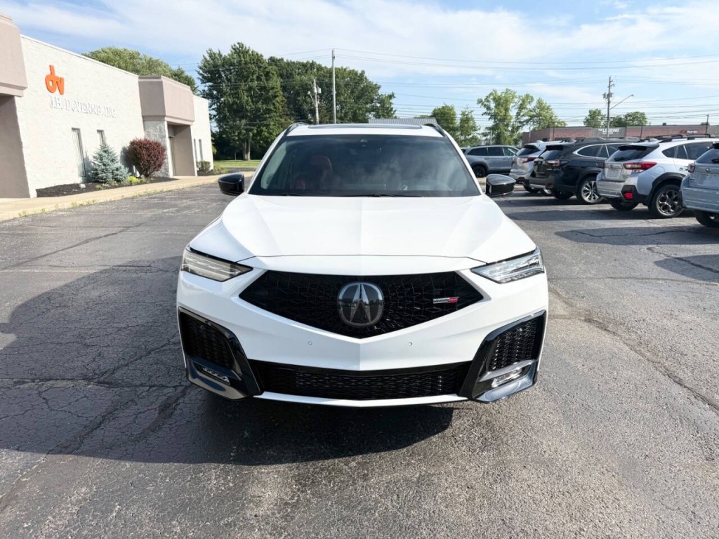 2022 Acura MDX Image 2