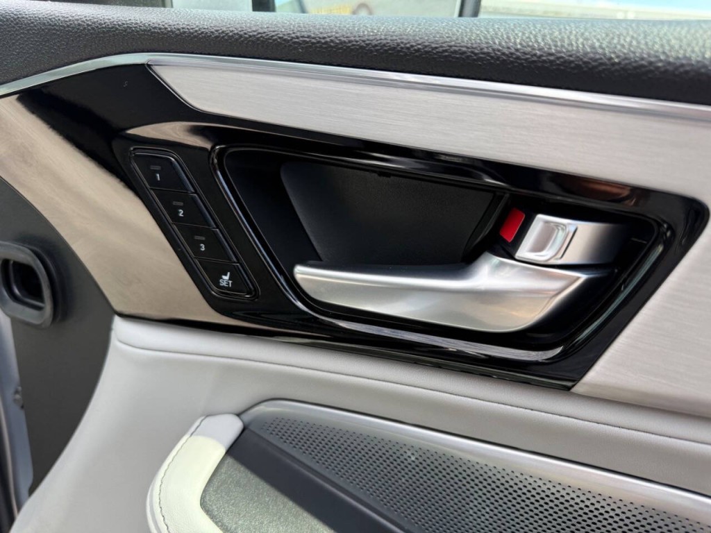 2025 Acura MDX Image 33