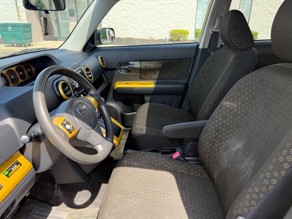 2008 Scion xB Image 16