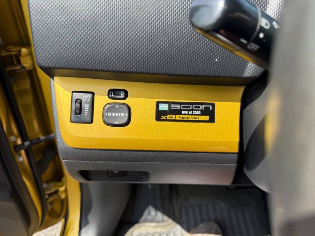 2008 Scion xB Image 27
