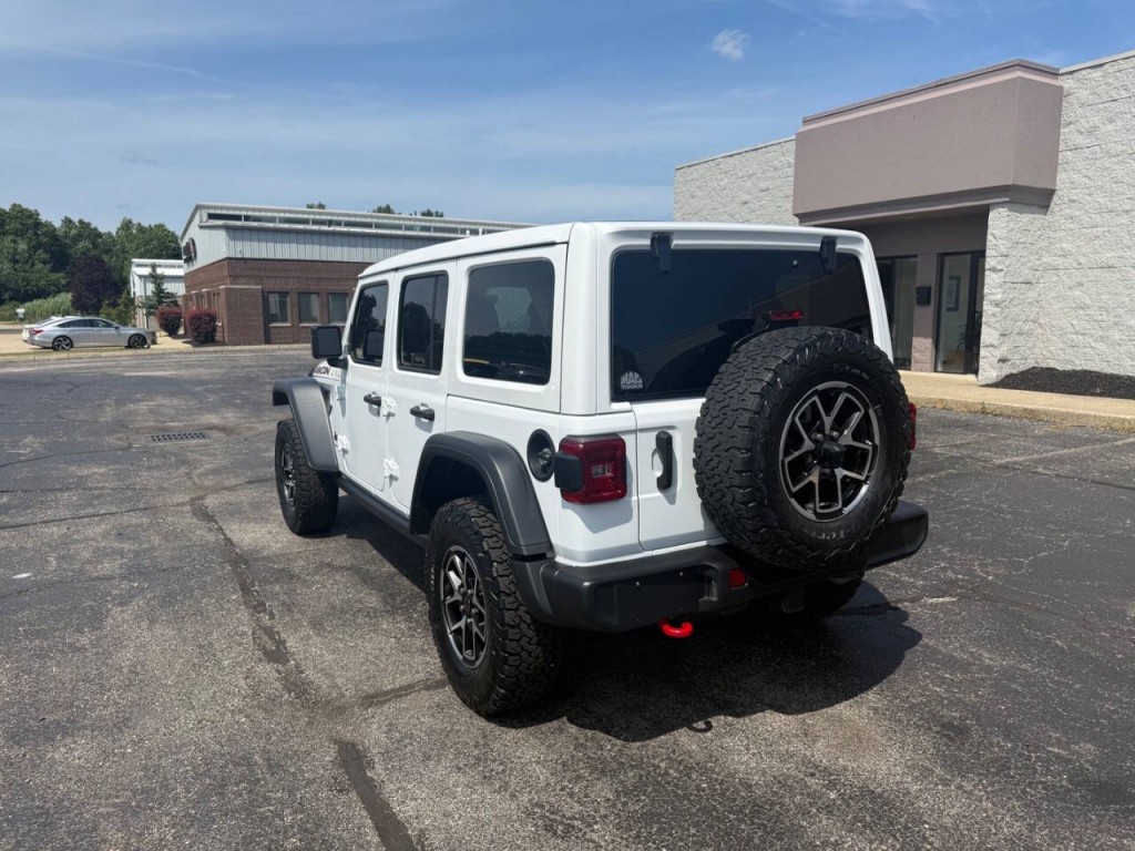 2024 Jeep Wrangler Image 8