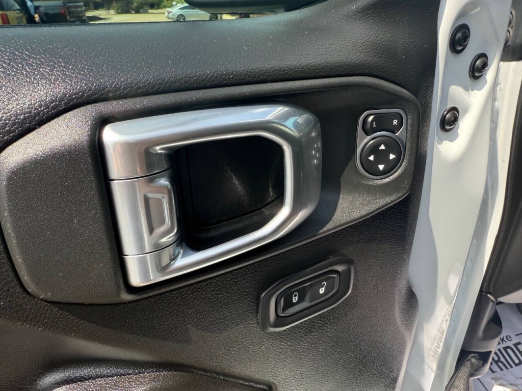 2024 Jeep Wrangler Image 15
