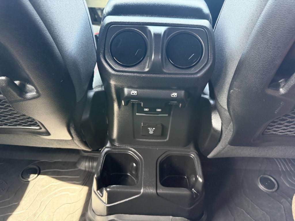 2024 Jeep Wrangler Image 25